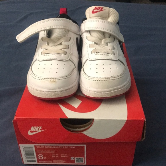 Nike Borough Low 2 SE 8c - Picture 4 of 5